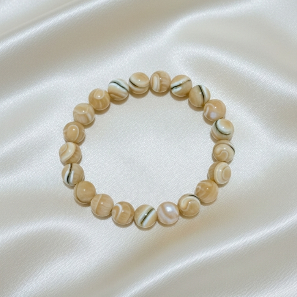 Mother Of Pearl Bracelet - Picture 2 of 7